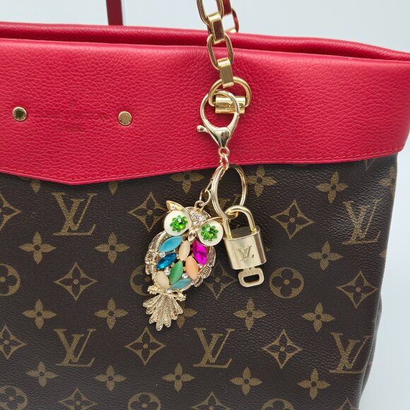 100% Auth Louis Vuitton Lock & Key with unbranded Bagcharm, Keycharm, Keychain - Picture 1 of 10